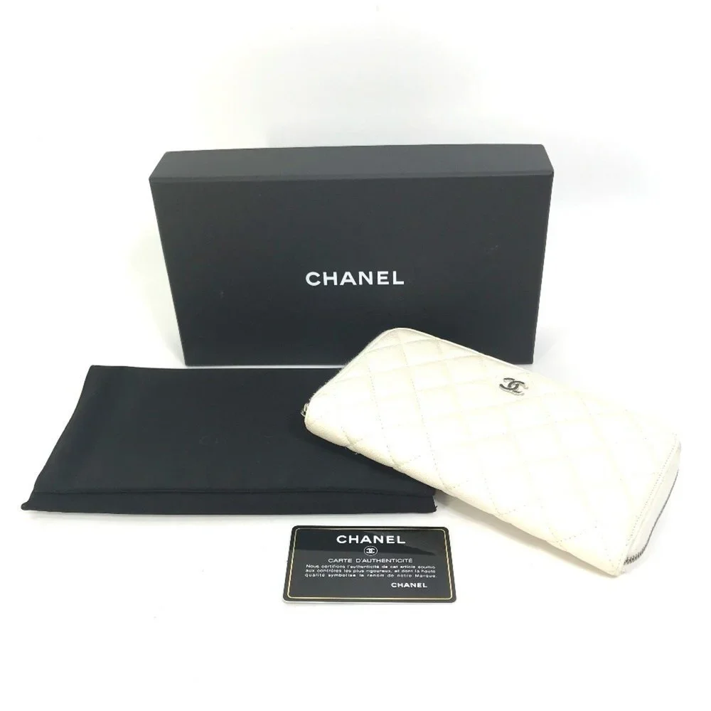 CHANEL White Caviar Leather Logo Wallet